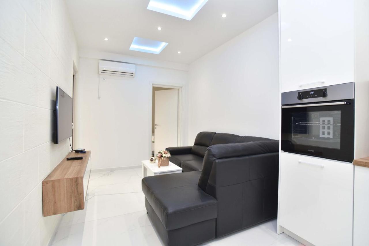 Lena I Laki Apartment