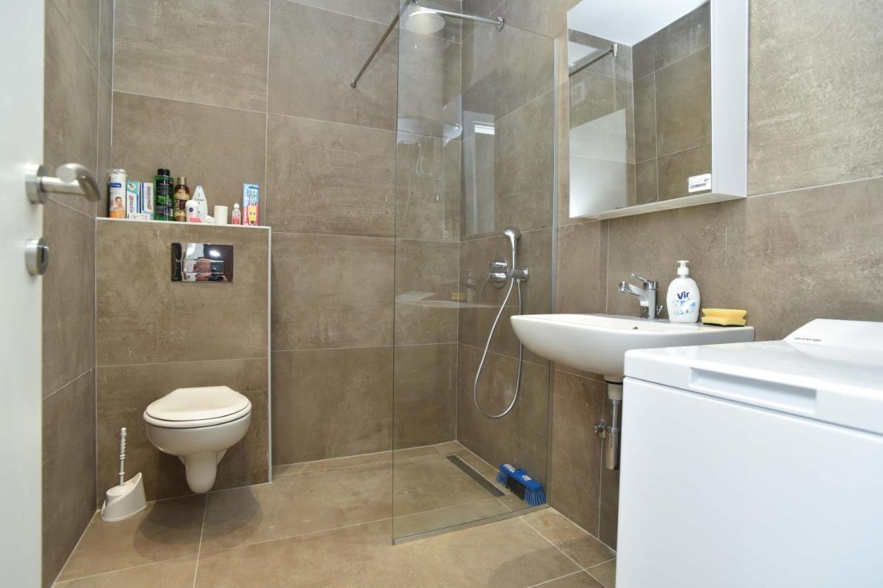 Apartment Lena I Laki